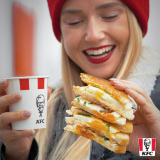 SNÍDANĚ V KFC
